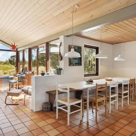 3 Bedroom Cozy In *