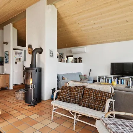 3 Bedroom Cozy In Jerup
