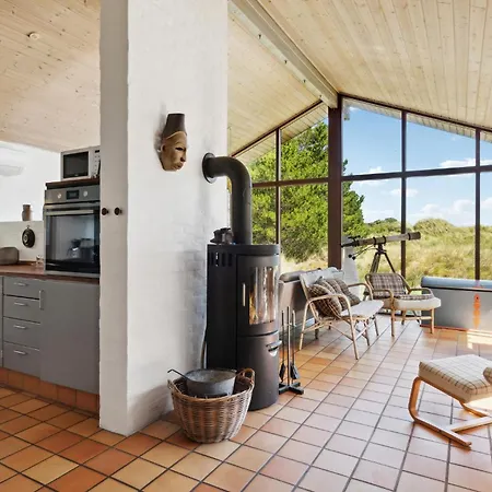 Semesterbostad 3 Bedroom Cozy In