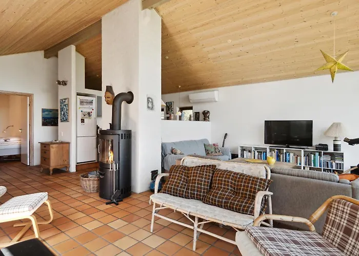 3 Bedroom Cozy In Jerup
